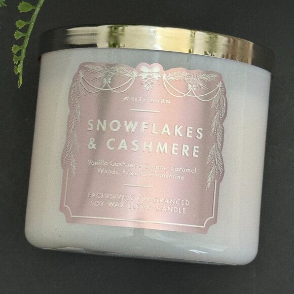 BBW Snowflakes & Cashmere White Barn Bath & Body Works 3 Wick Candle - Picture 5 of 10